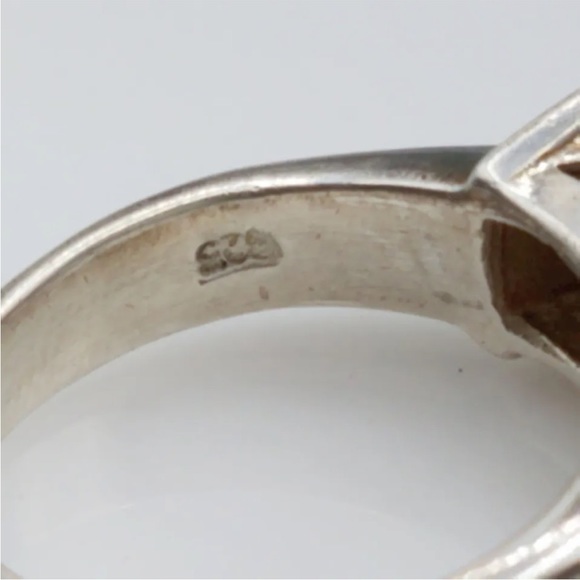 925 silver garnet ring size 6 - Picture 2 of 5